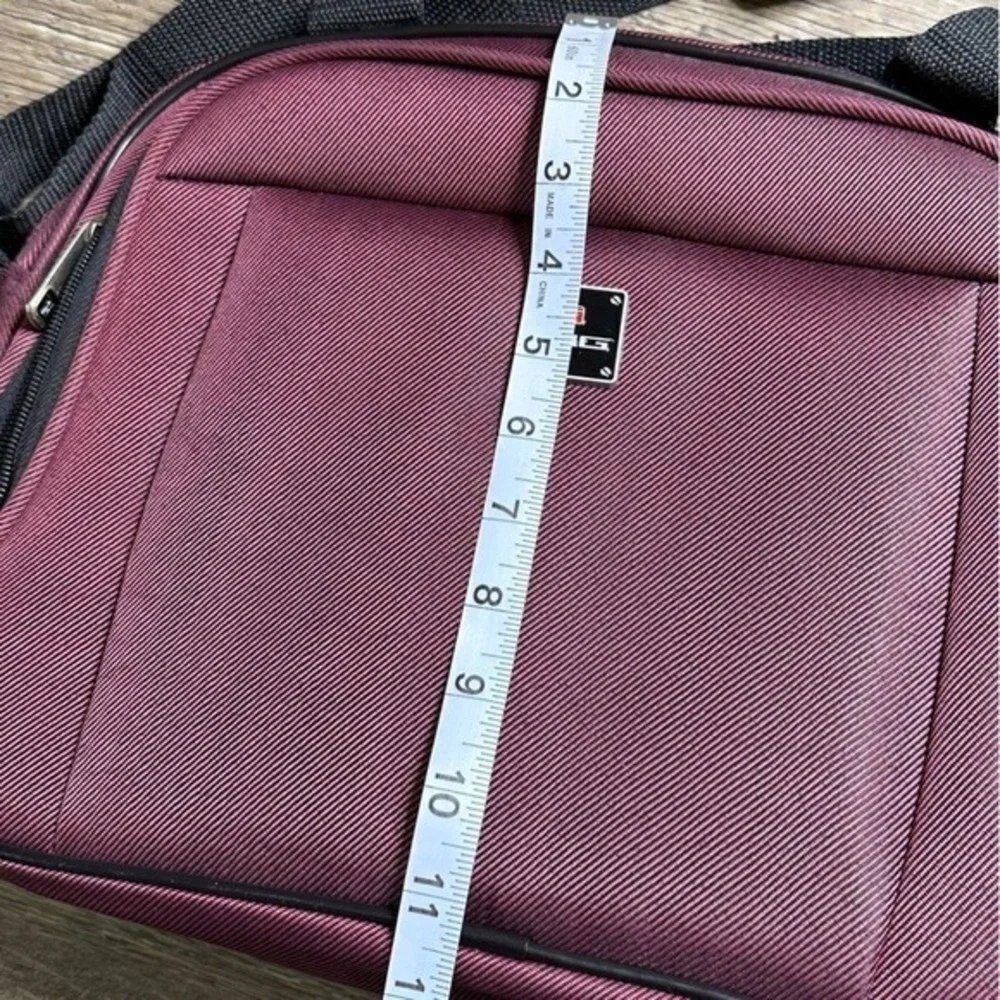 TAG Travel Bag Burgundy‎ Nylon Carry On Weekend Duffel Bag